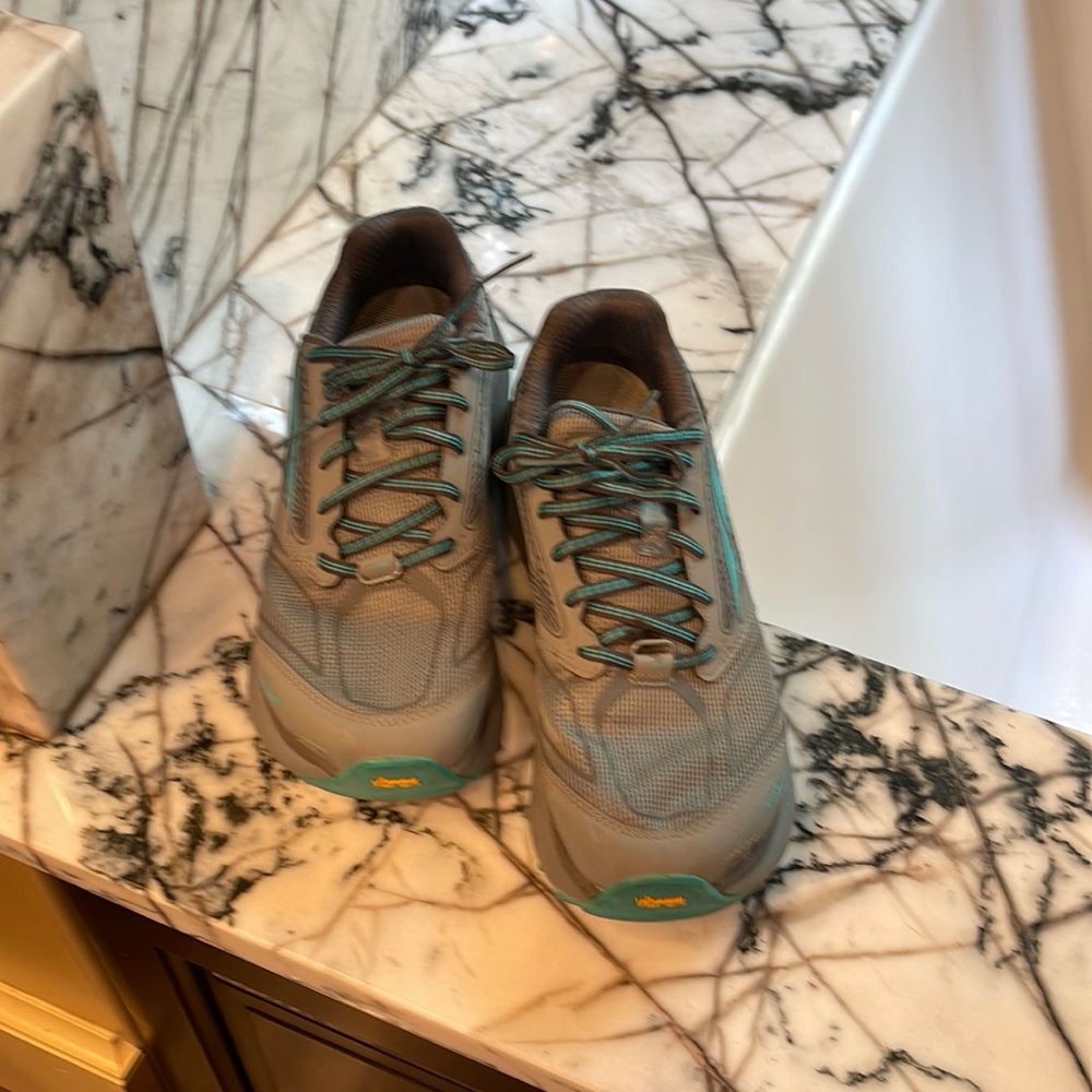 Altra Sneakers